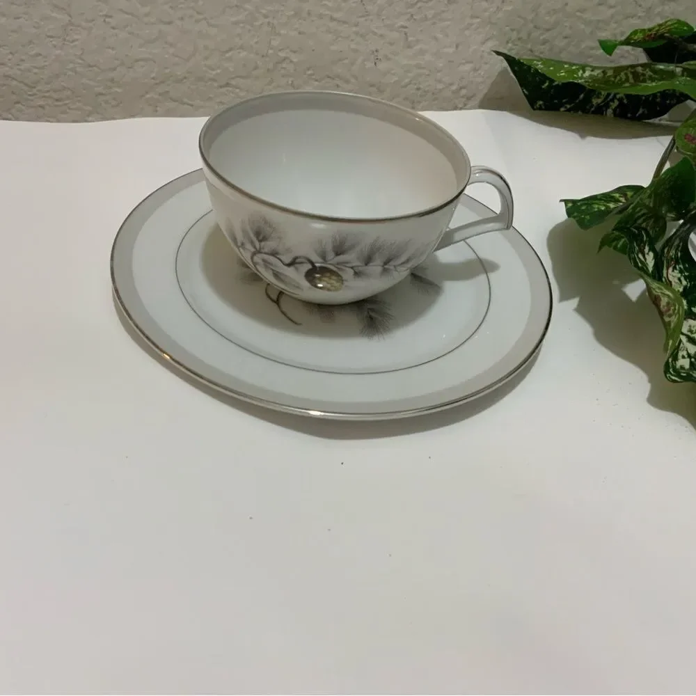 Vintage Kent China “Silver Pine“ Tea Cup & Sauer replacement B2
